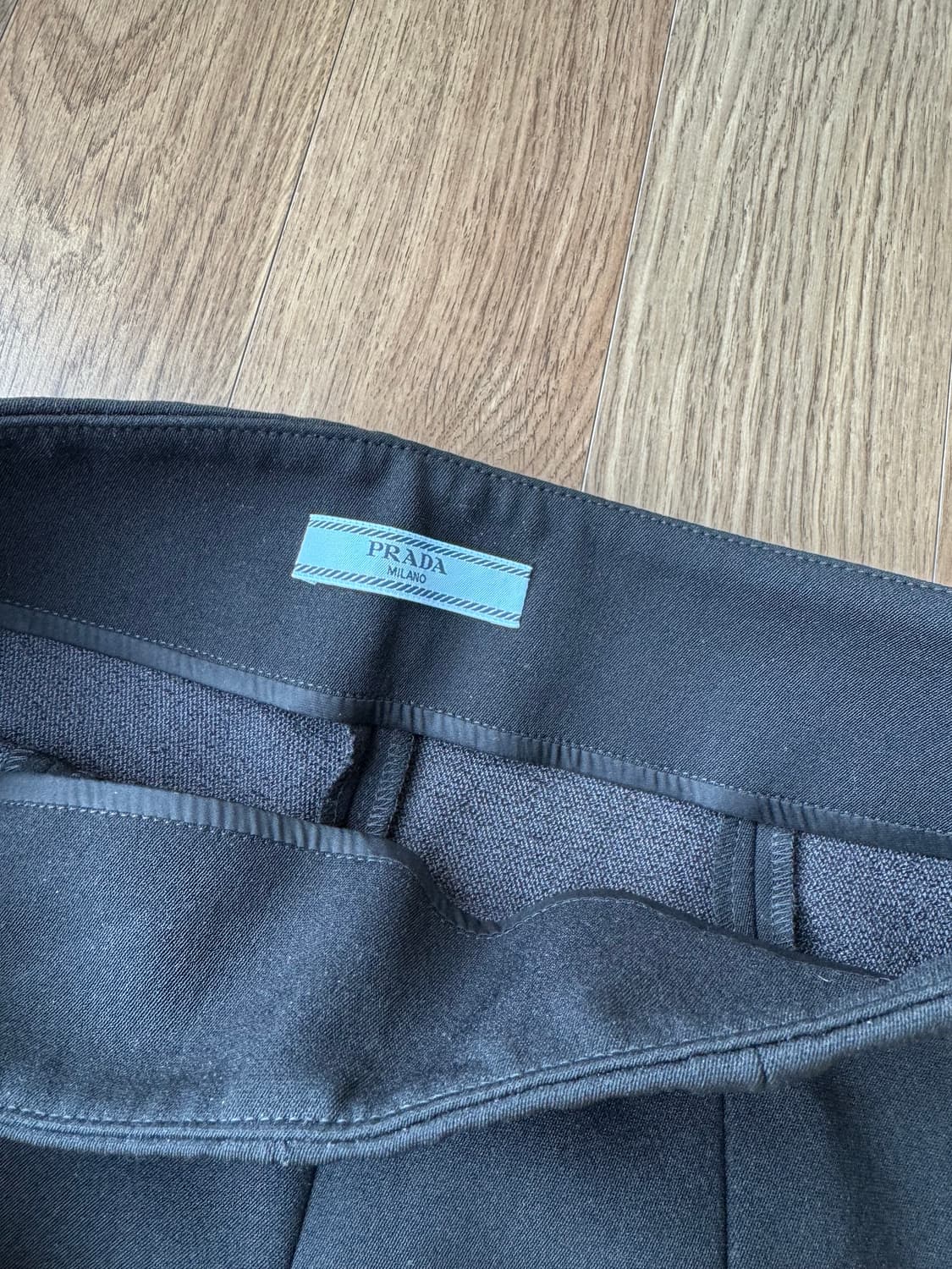 [프라다] 블랙 슬림 팬츠 앵클 지퍼 상품이미지3