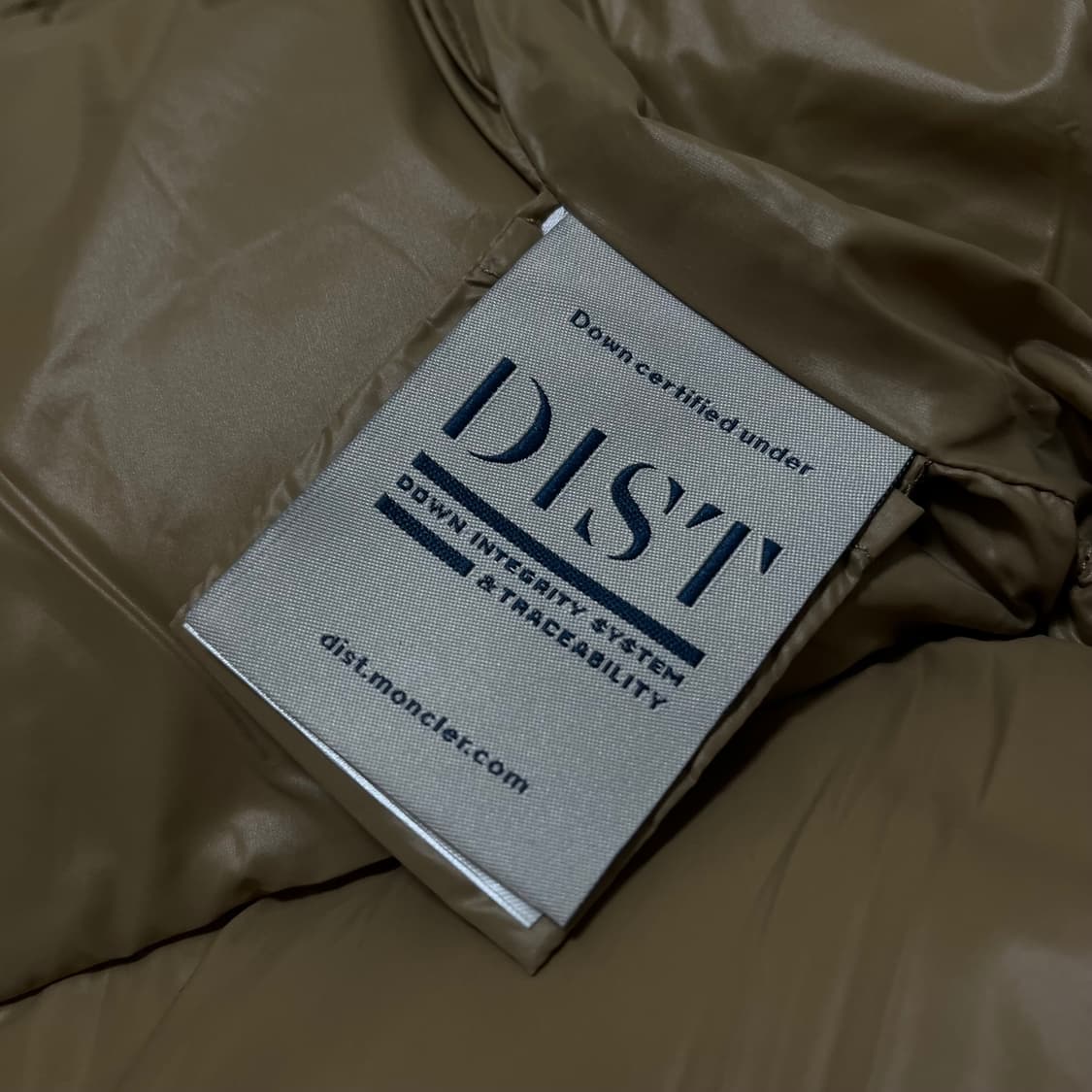 몽클레어 아그뉘 스퀘어 퀼티드 쇼트 다운 자켓 1 상품이미지8