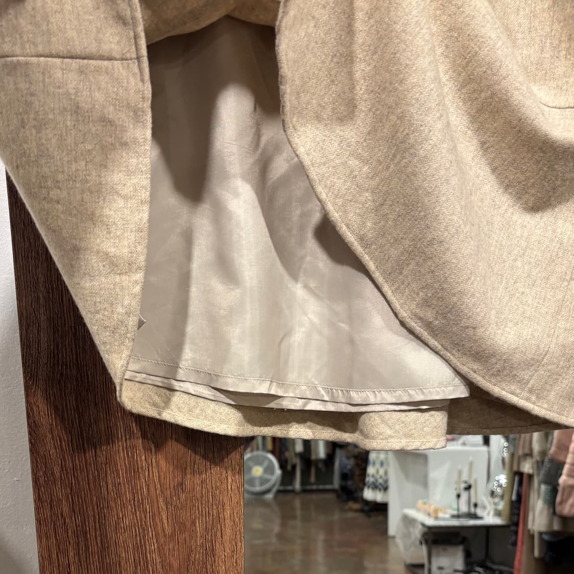 Laura ashley 로라애슐리 베이지 울90% 플레어 미디 스커트 상품이미지6