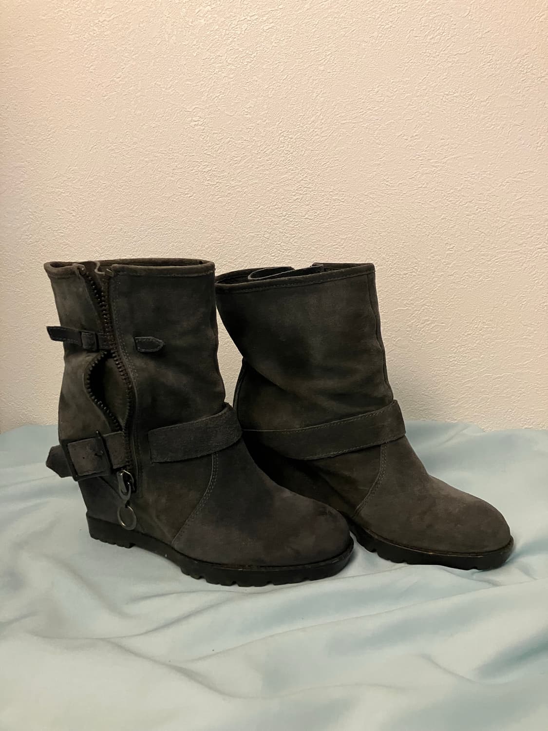 Ash 아쉬 스웨이드 버클 웨지힐 부츠 상품이미지3