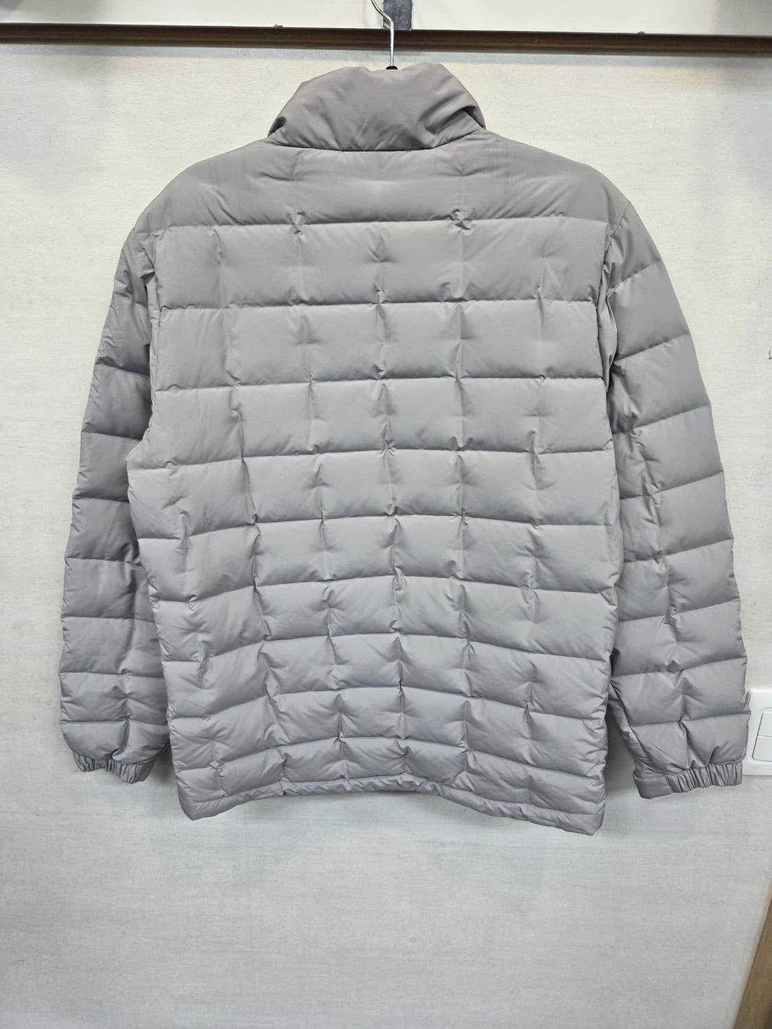 아이더 크로플 튜브 슬림 경량패딩 라이트그레이 m 상품이미지2