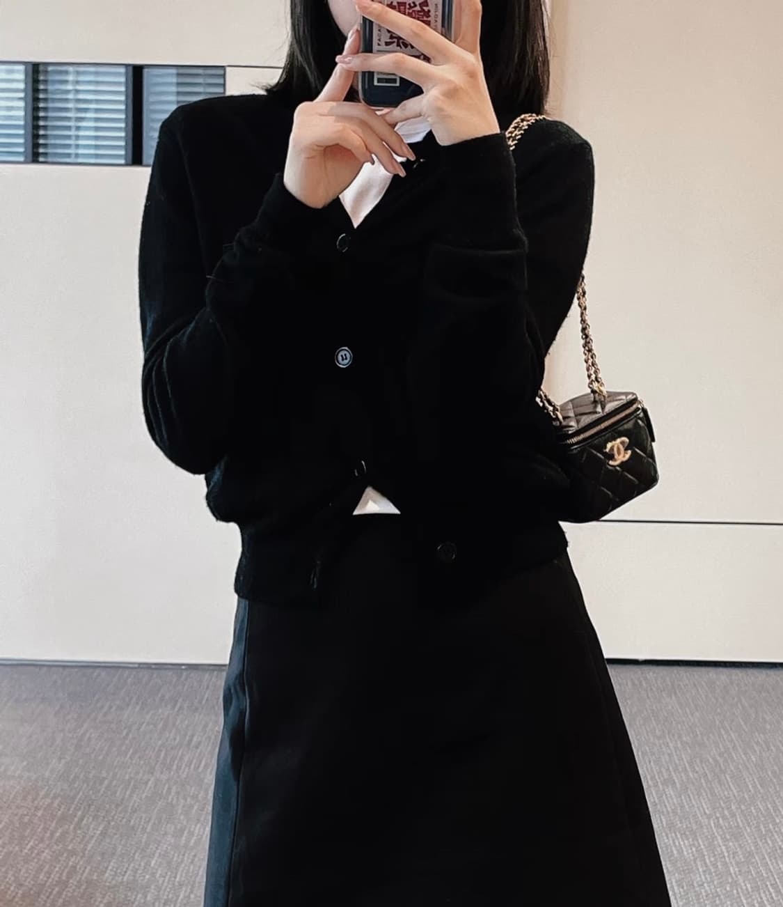 샤넬뷰티  베니티백 블랙 금장 스몰 체인 코스메틱 백 상품이미지10