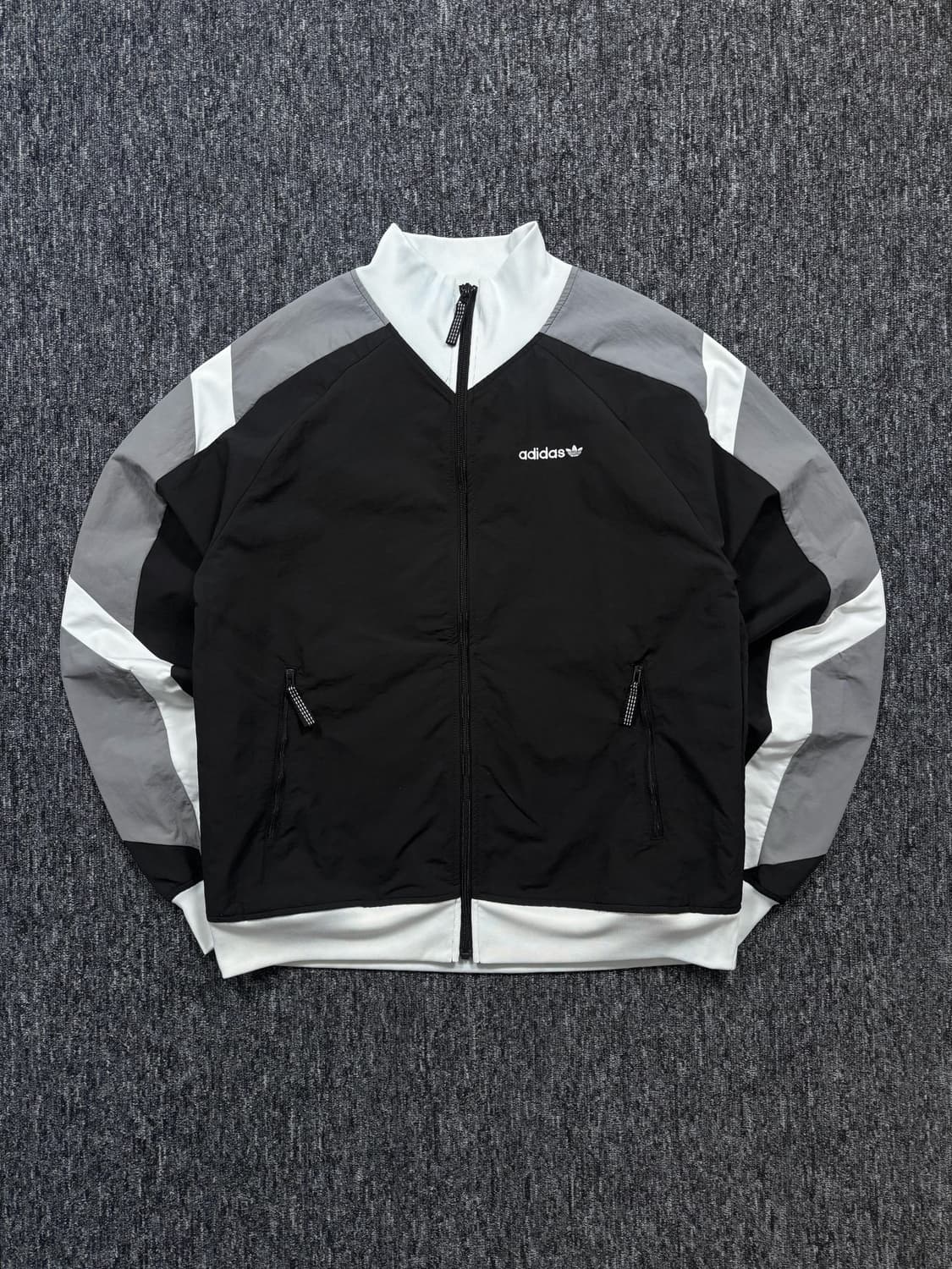 아디다스 EQT 배색 바람막이 자켓 상품이미지4