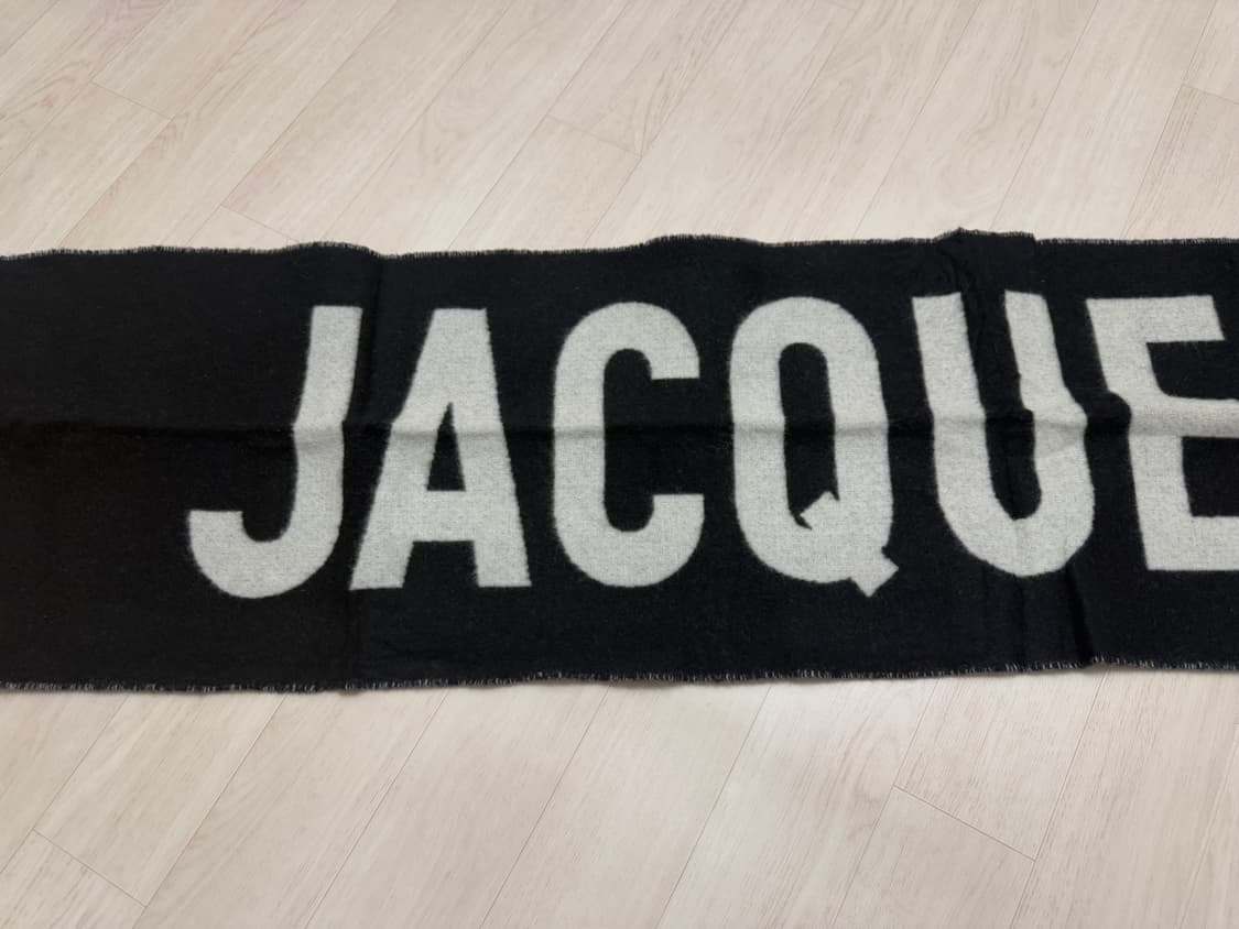 자크뮈스 로고 프린지 머플러 블랙 상품이미지2