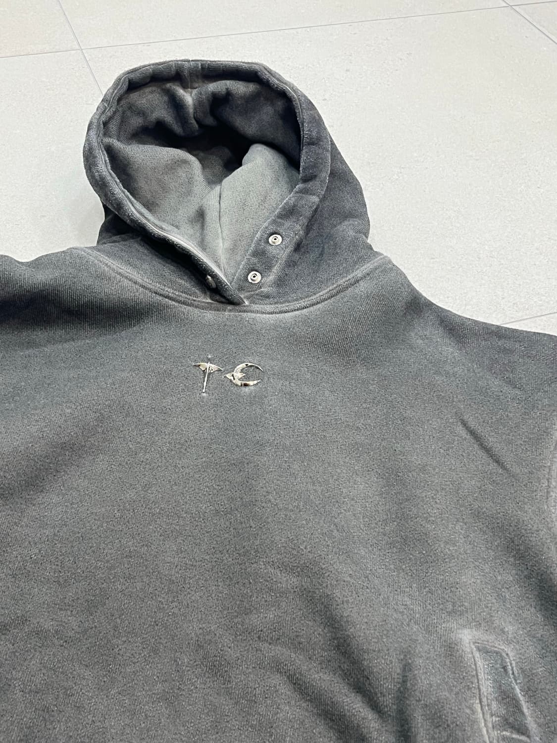 Thug club 컬러 엠블럼 후드 카키 상품이미지3