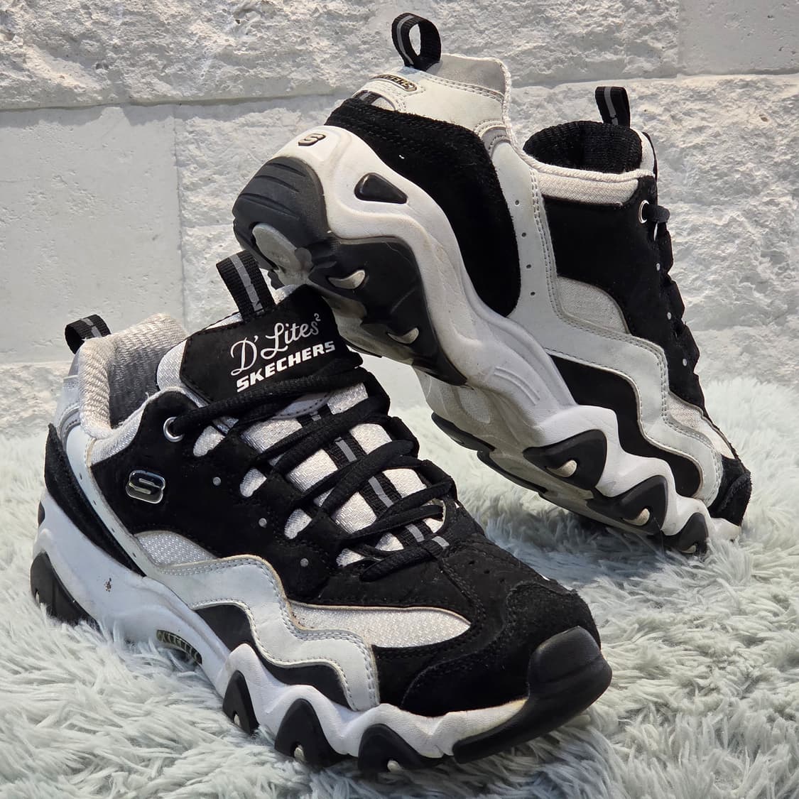 3w-2:스케쳐스 디라이트 2 블랙 화이트 235cm 상품이미지4