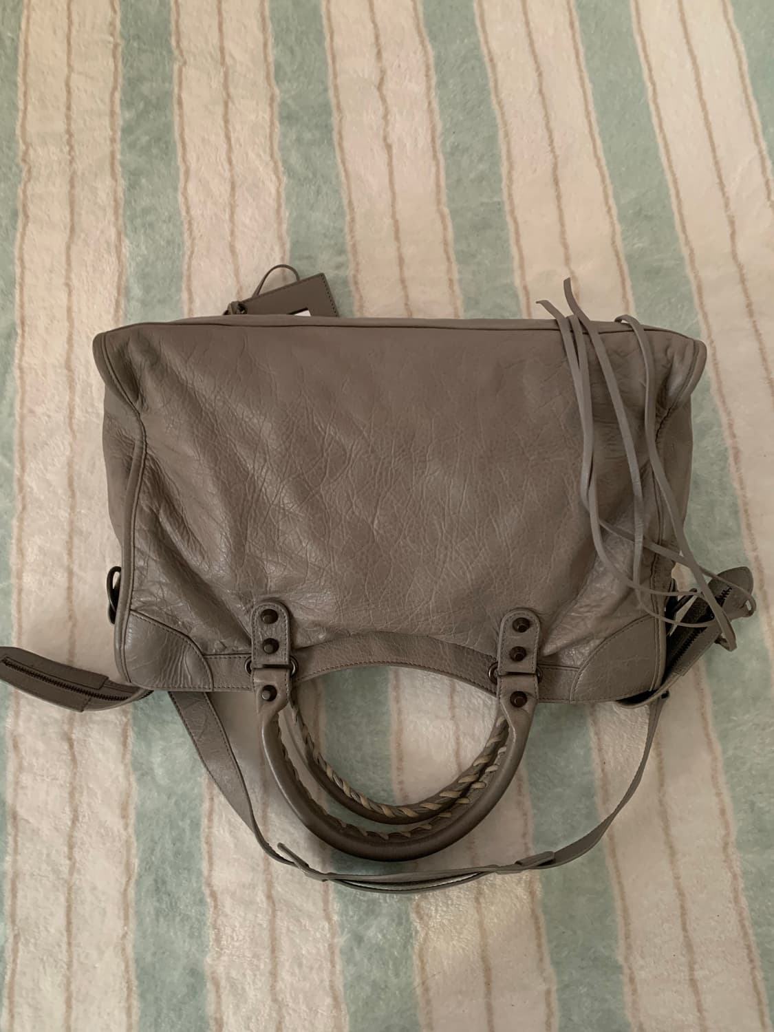 발렌시아가 시티 모터백 그레이 미디움  상품이미지5