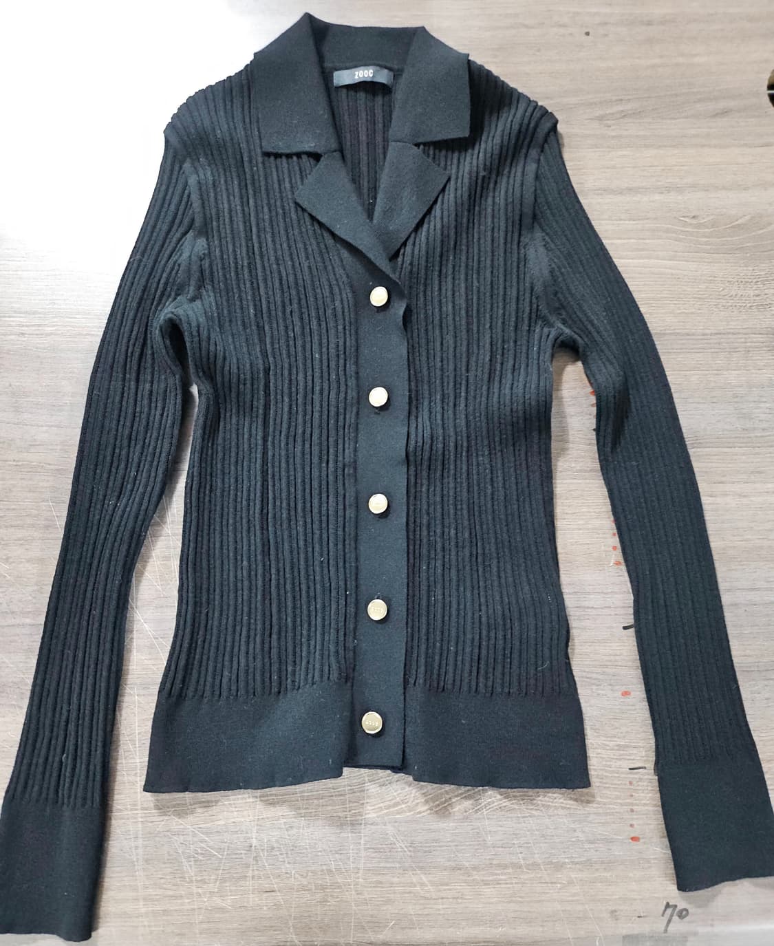 ZOOC 블랙 골드버튼 니트 가디건 상품이미지1