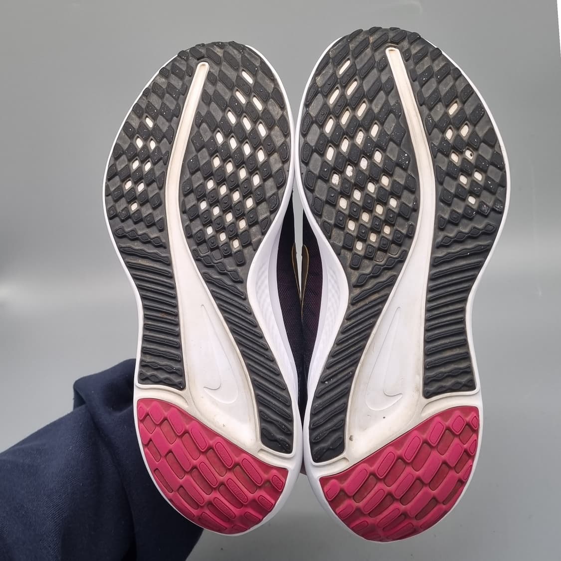 나이키 퀘스트5  여성런닝화245 상품이미지3