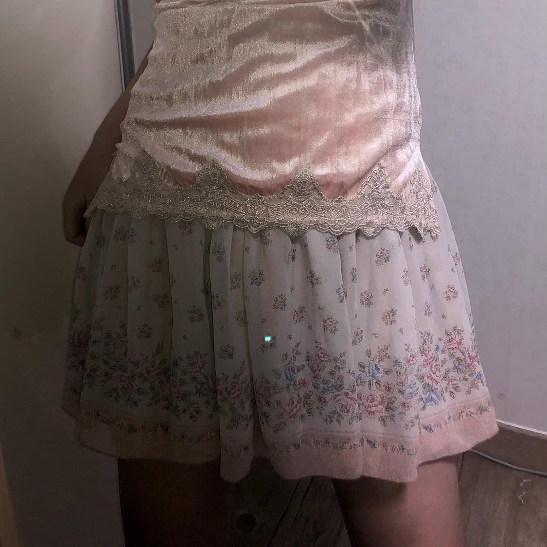 빈티지 구제 y2k 쉬폰 플라워 플레어 미디 스커트 상품이미지5