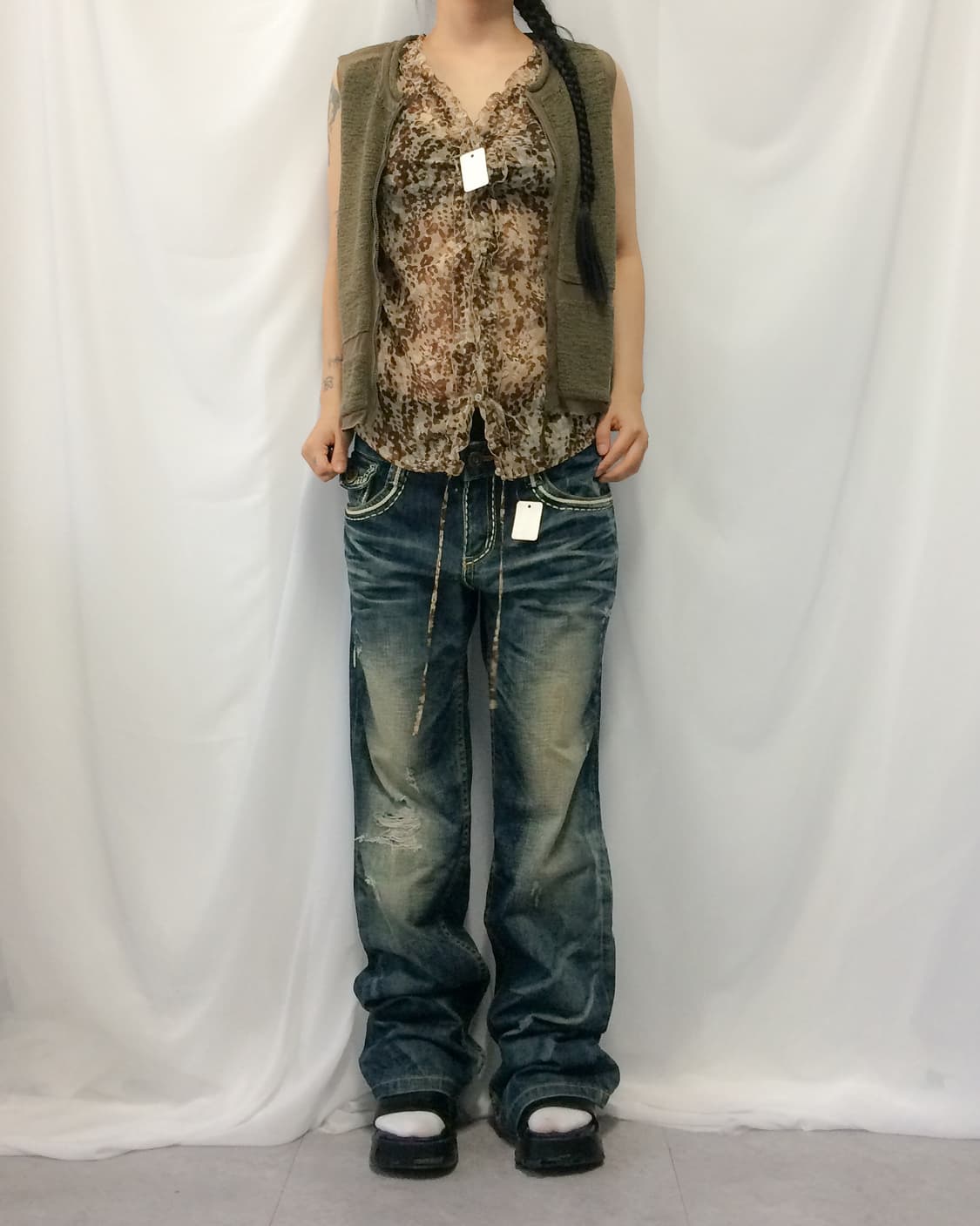 Line detail crochet zip up vest 상품이미지5