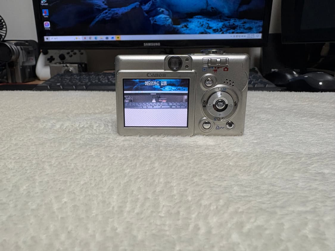 📸💖✨ 완전 깜찍 감성 폭발… 아이유 디카 익서스 50 등장 💕📸 상품이미지9