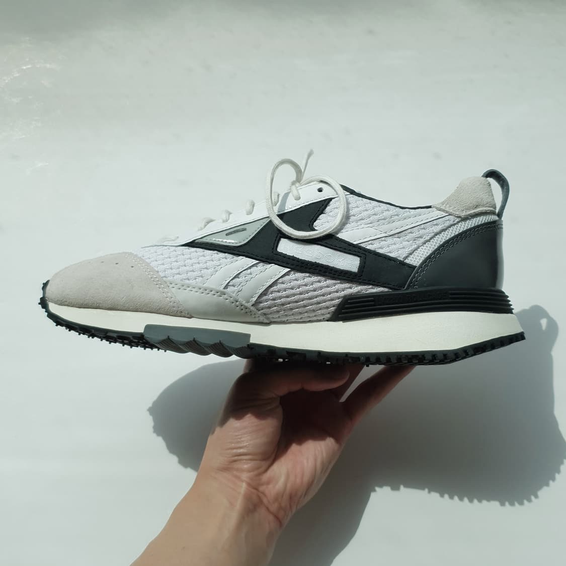 ENGINEERED GARMENTS x REEBOK
LX2200
 상품이미지5