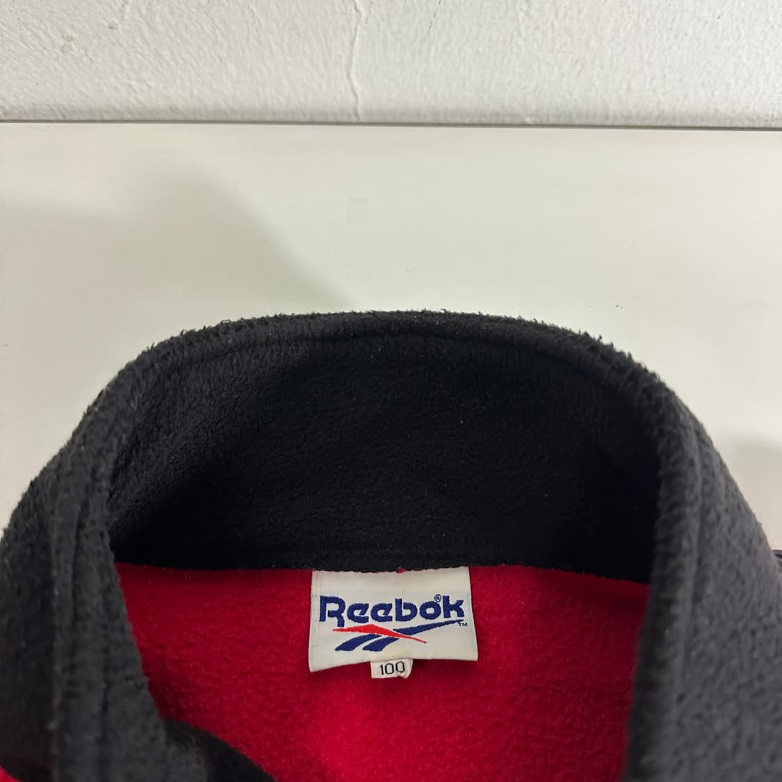 FREE 리복 레드 백로고 올드스쿨 오버핏 후리스 반집업 상품이미지5