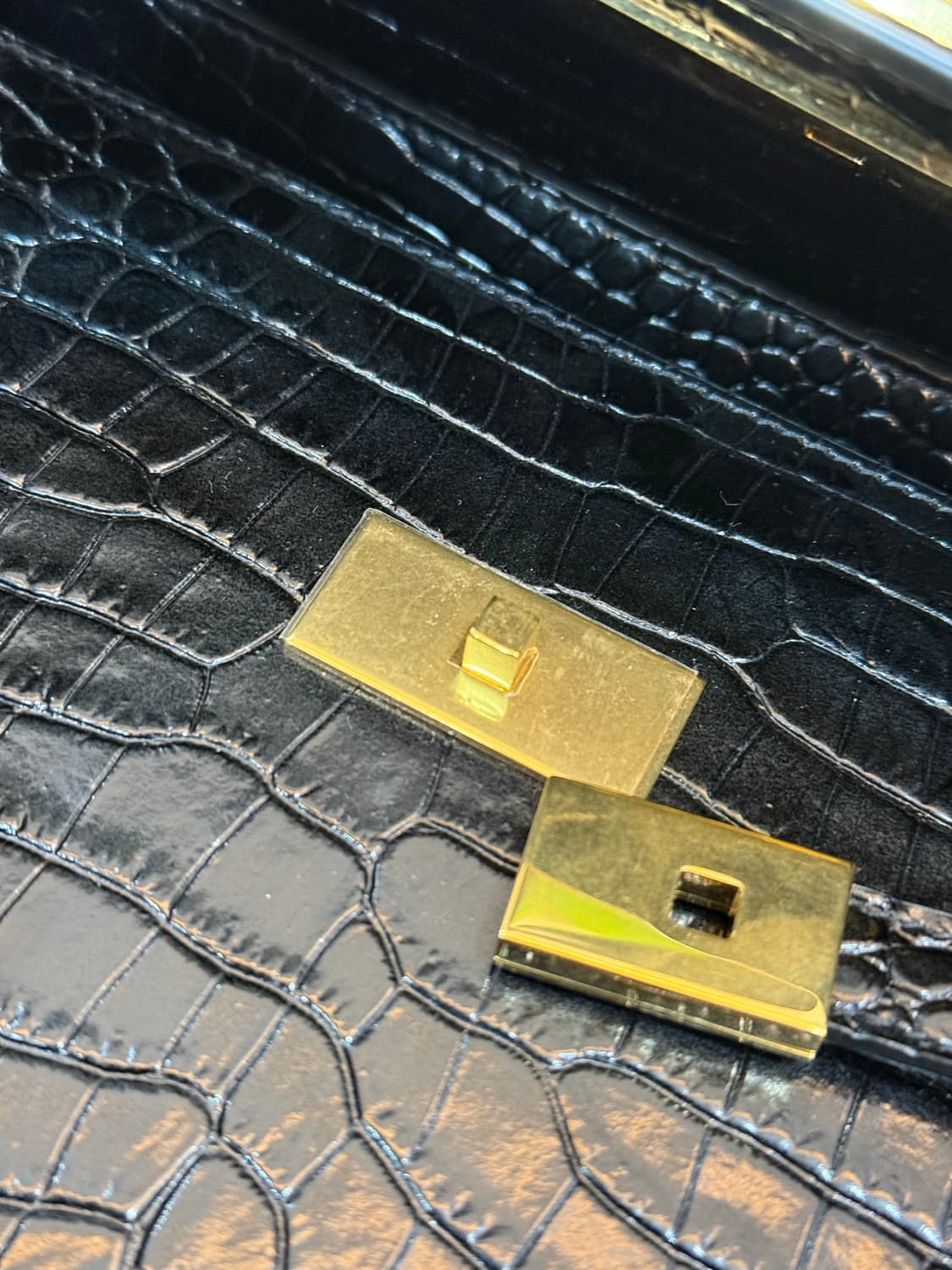 생로랑 블랙 크로커다일 엠보스 맨해튼 숄더백 상품이미지3