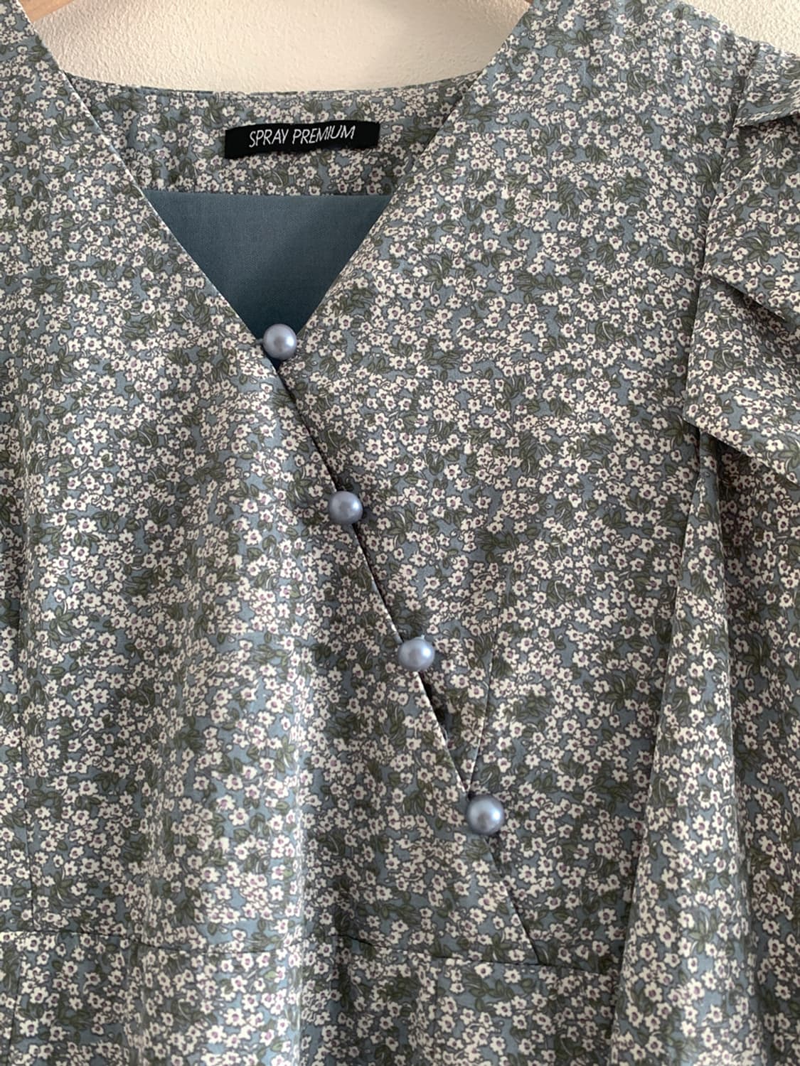 Flower Unbalance Pearl Button Dress 상품이미지4