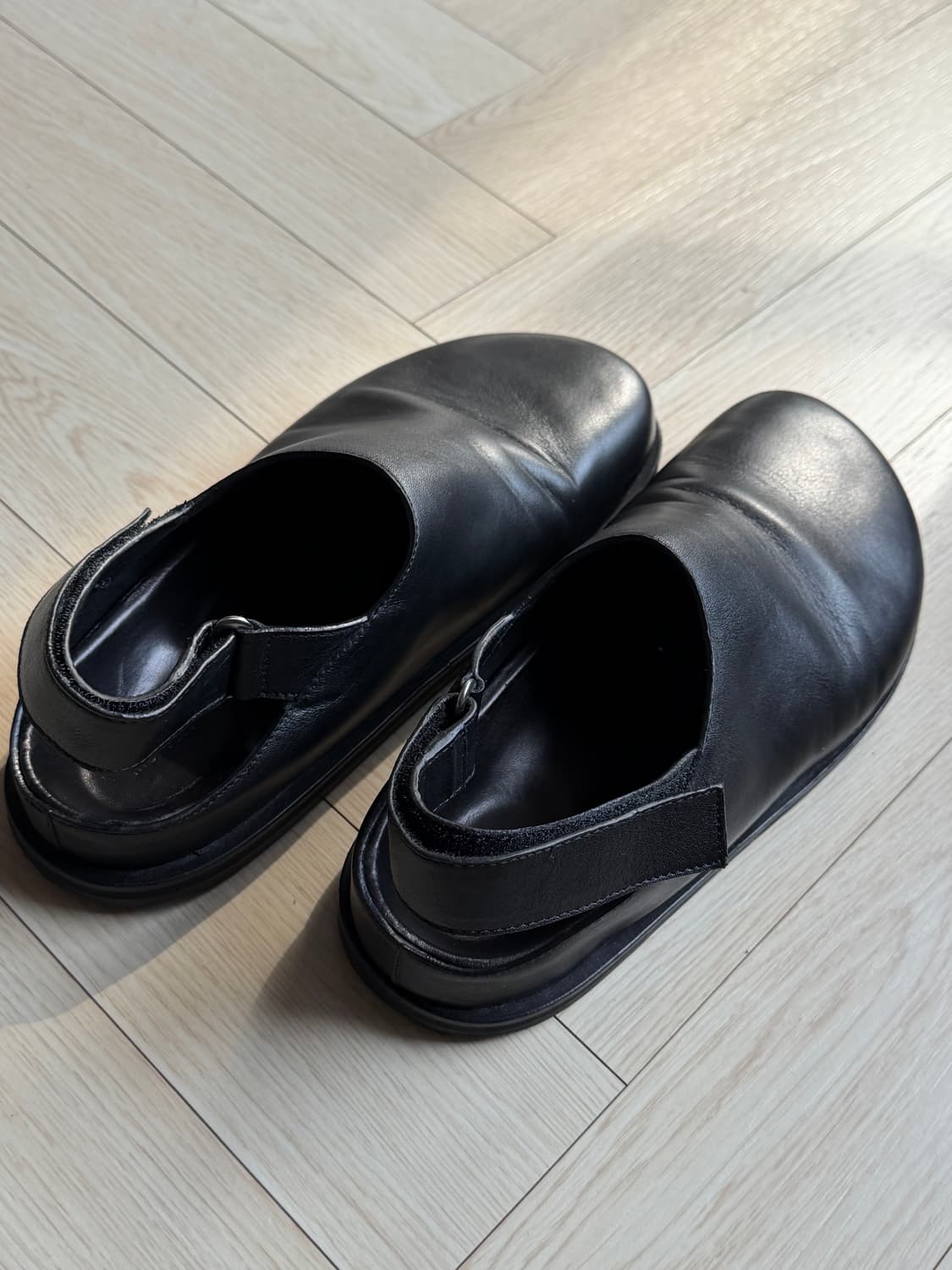 스튜디오니콜슨 블랙 가죽 뮬 슬리퍼 상품이미지2