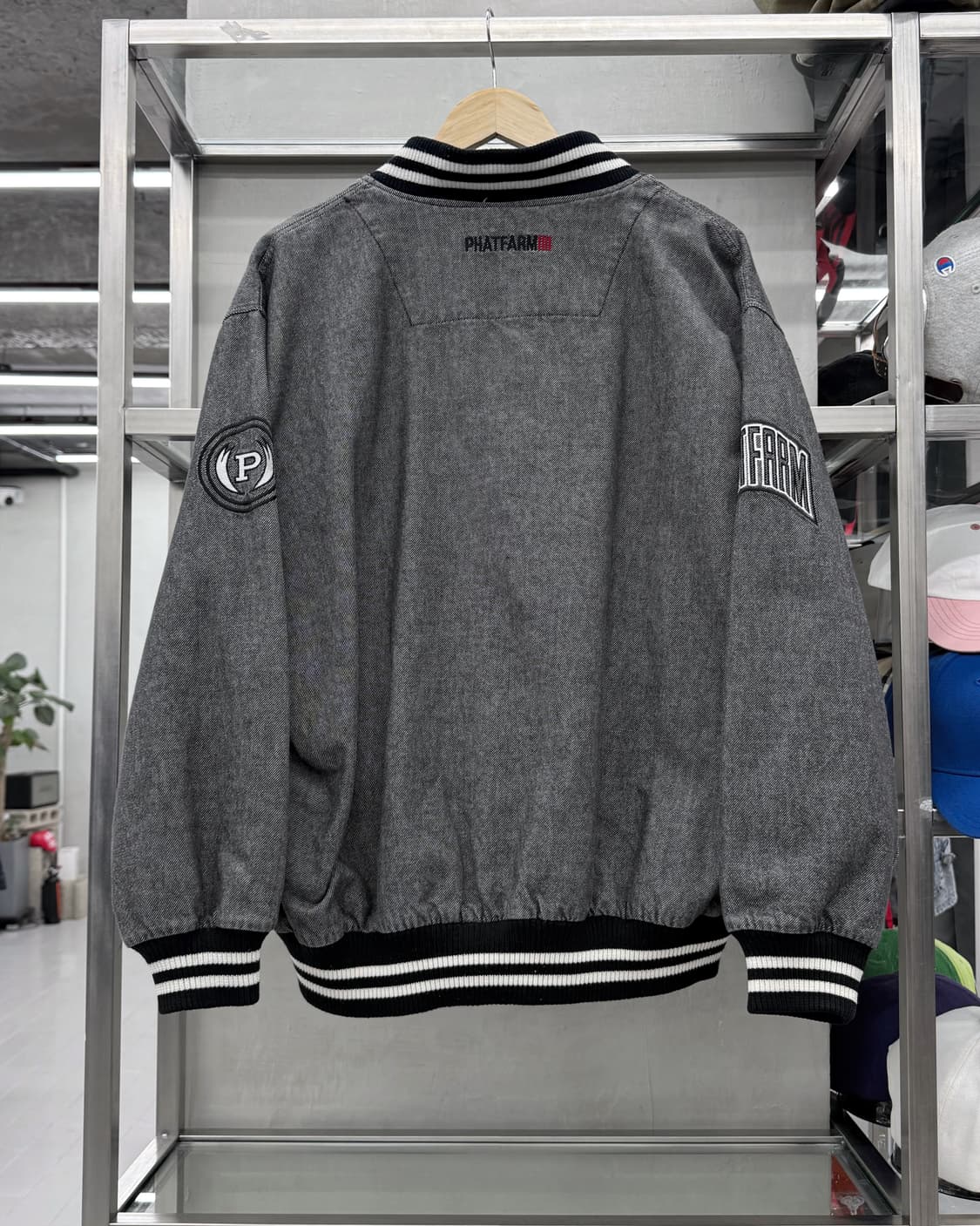 팻팜 PHAT FARM 00s 빅로고 데님 스타디움 봄버 자켓 상품이미지4