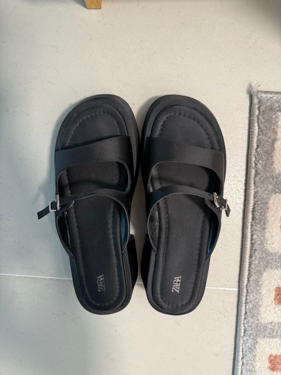 Zara 플랫폼 샌들 240 상품이미지1