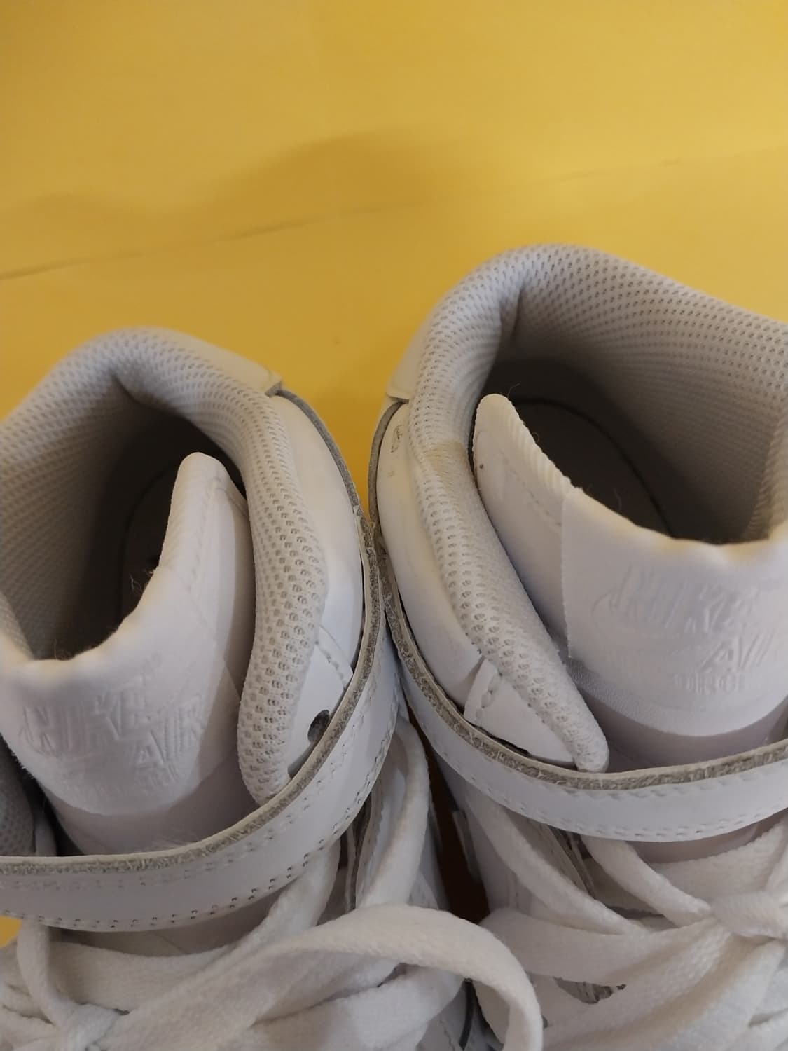 여성 나이키 에어포스1 미드 LE 화이트 운동화 (240) 상품이미지5