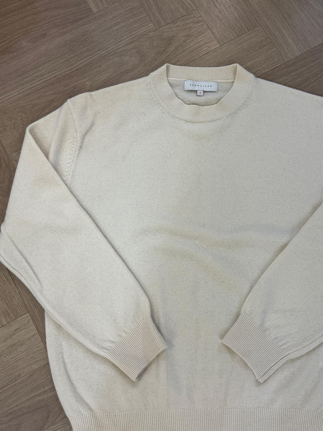 브라운야드 22fw 크루넥 스웨터 니트 - 아이보리 4사이즈 상품이미지3