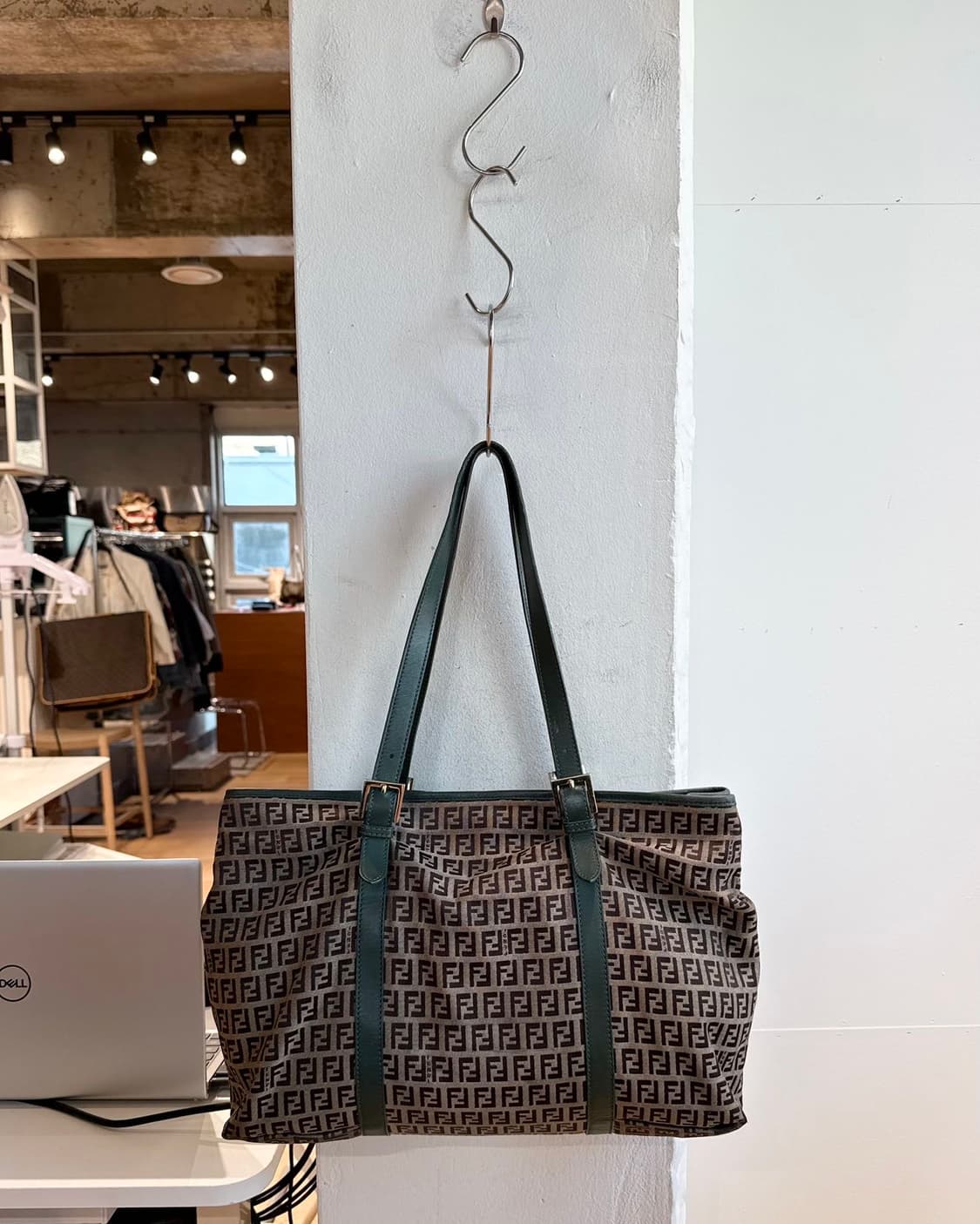 펜디 브라운 그린 주카 토트백  상품이미지6