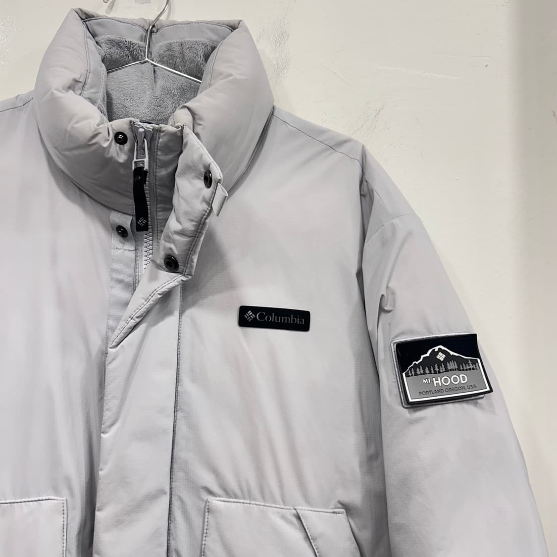 컬럼비아 구스다운 와펜 푸퍼 숏패딩 상품이미지1