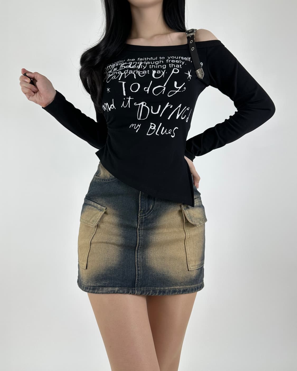 블랙 레터링 언발 긴팔티 상품이미지4