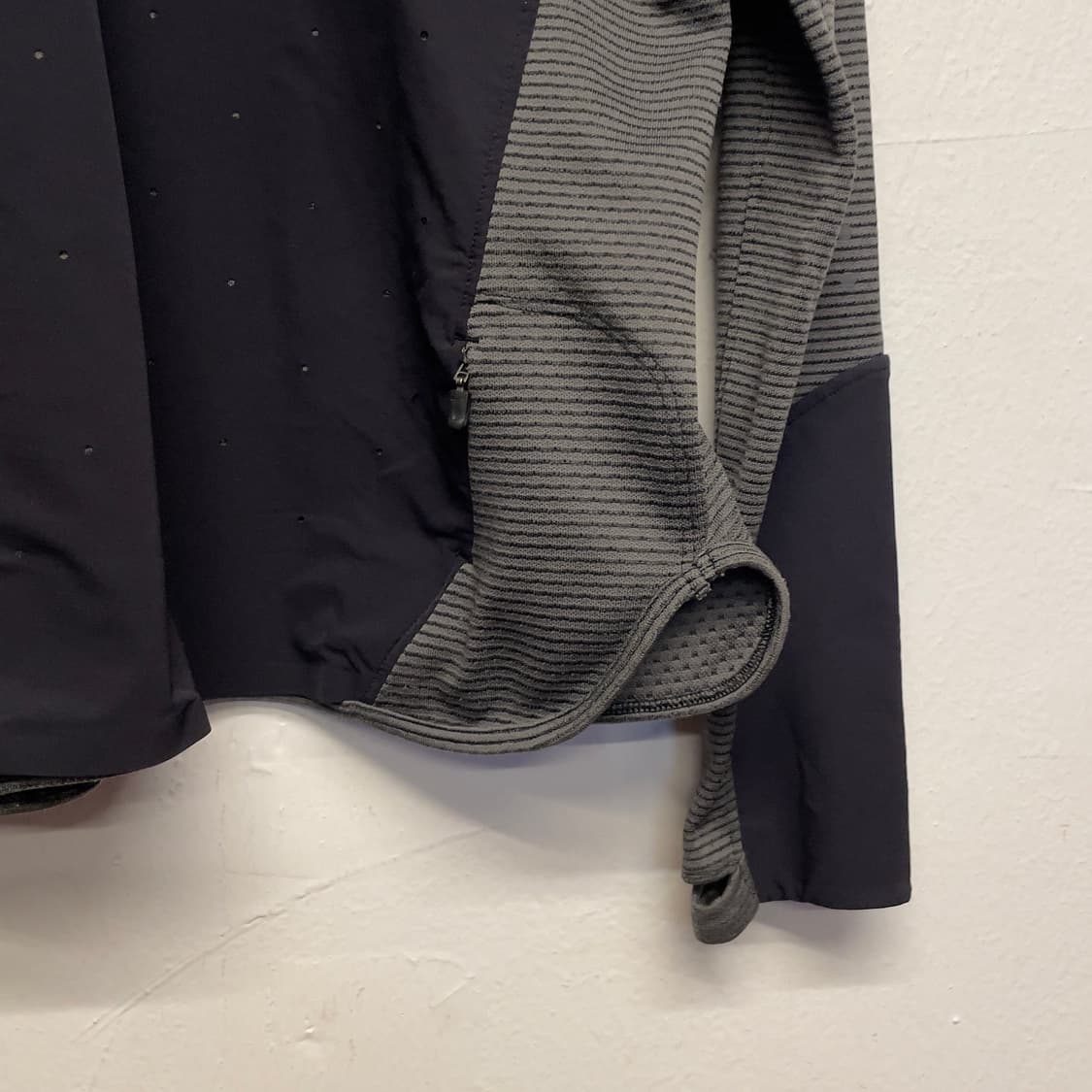 나이키 (우먼) 러닝 에어로리액트 롱 슬리브  상품이미지4