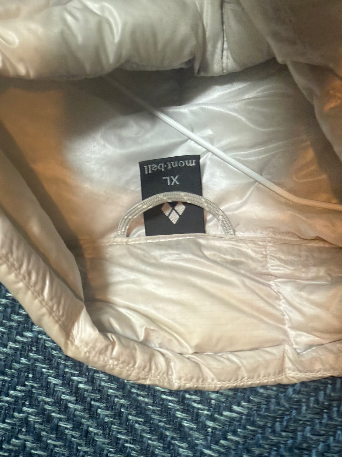 몽벨 화이트  xl판매합니다 상품이미지3