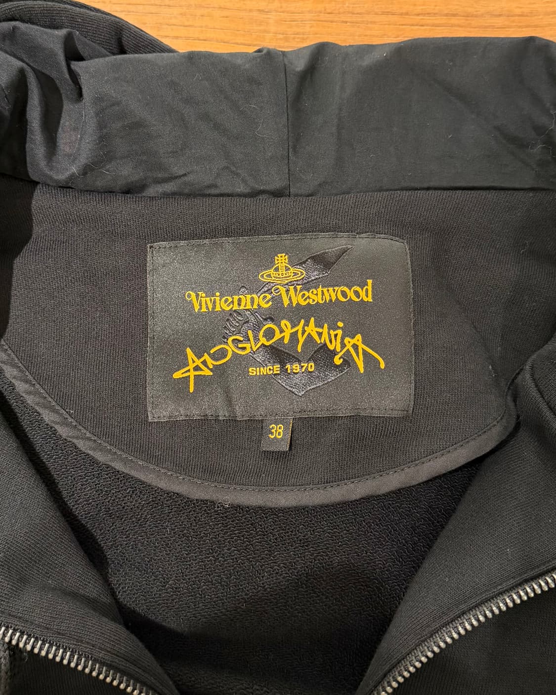 비비안웨스트우드 블랙 orb 크롭 래글런 퍼프슬리브 후디 집업 상품이미지8