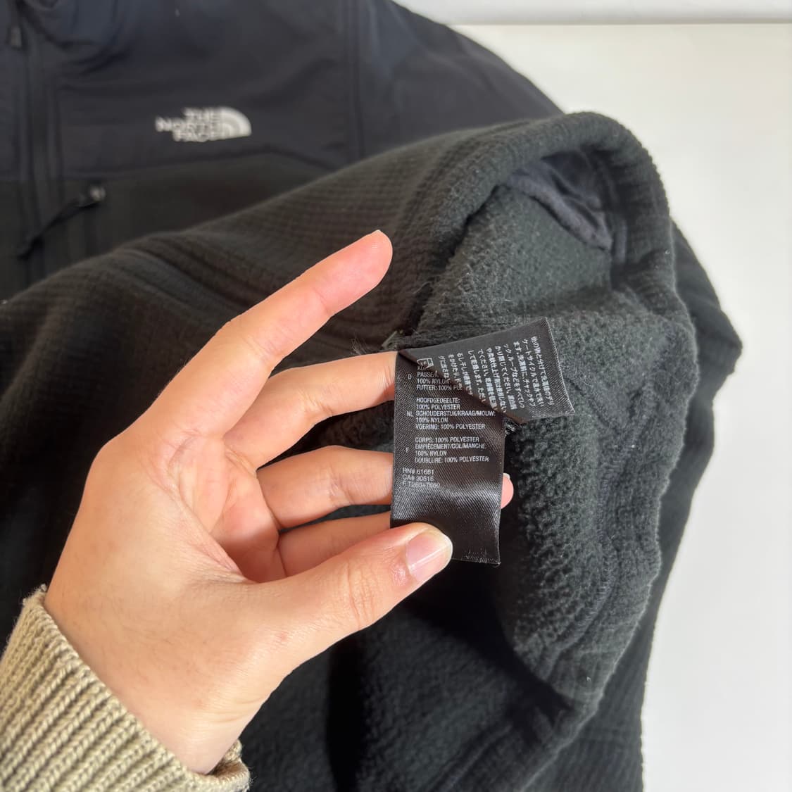 M 노스페이스 블랙 기본로고 나일론배색 플리스집업 상품이미지5