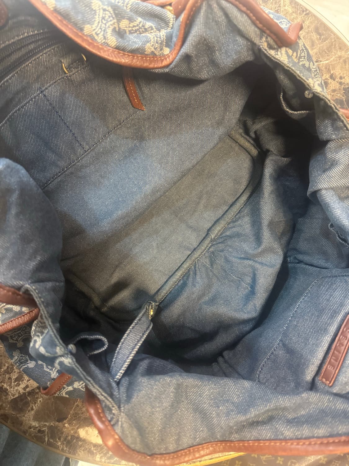 정품 셀린느 피터스윗 데님 호보백 팝니다 상품이미지7