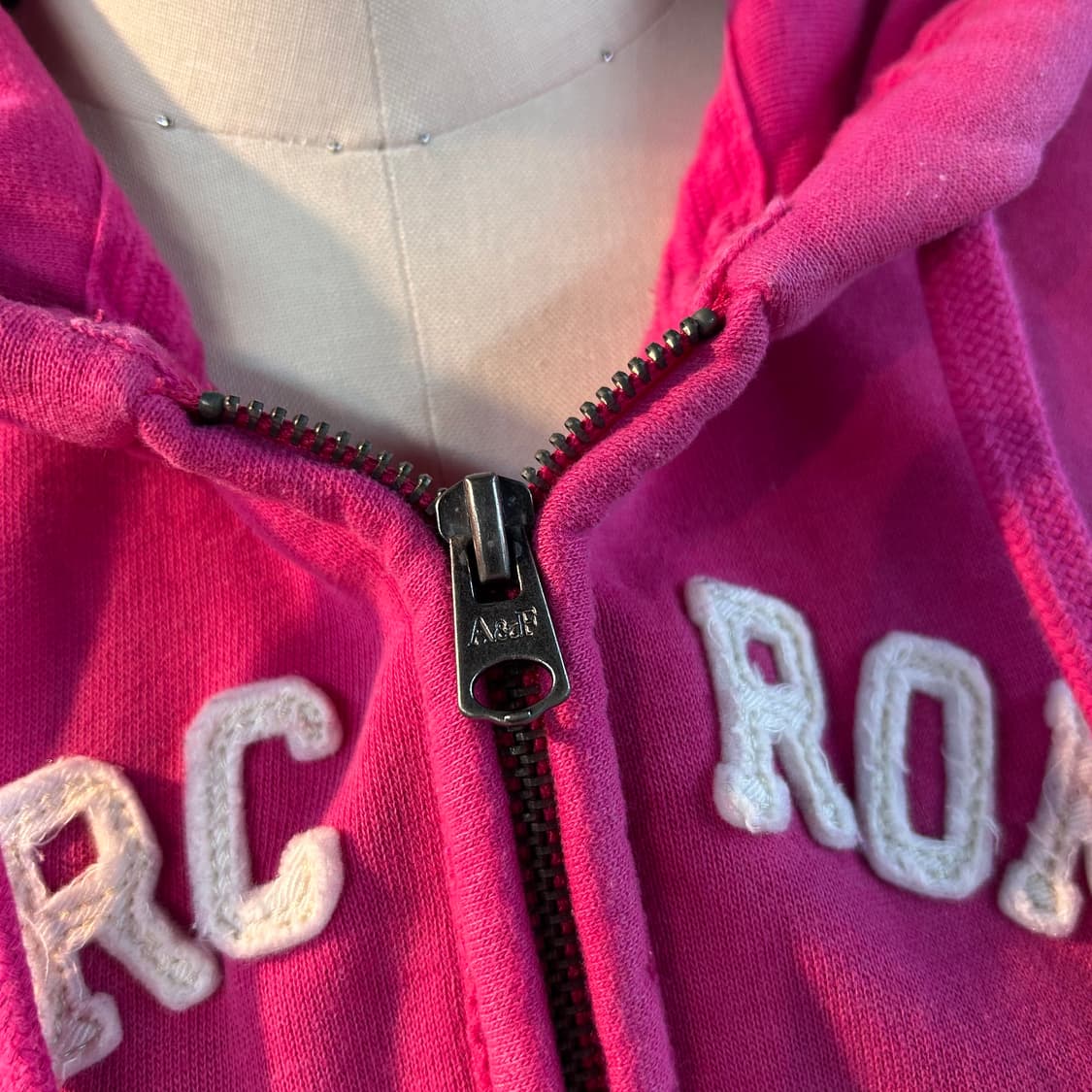 Abecrombie Pink Zip-Up Hoodie 상품이미지4