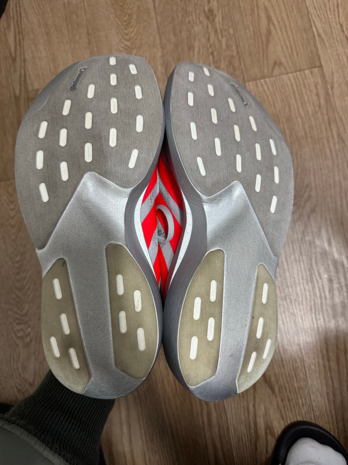 아디다스 에보sl 270사이즈 판매합니다 상품이미지5