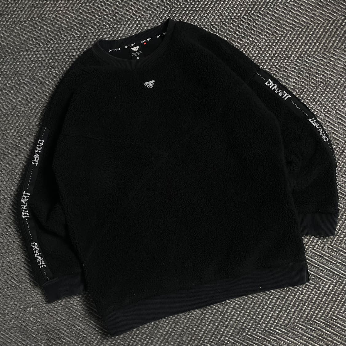 다이나핏 센터로고 블랙 플리스 맨투맨y 4823 상품이미지1