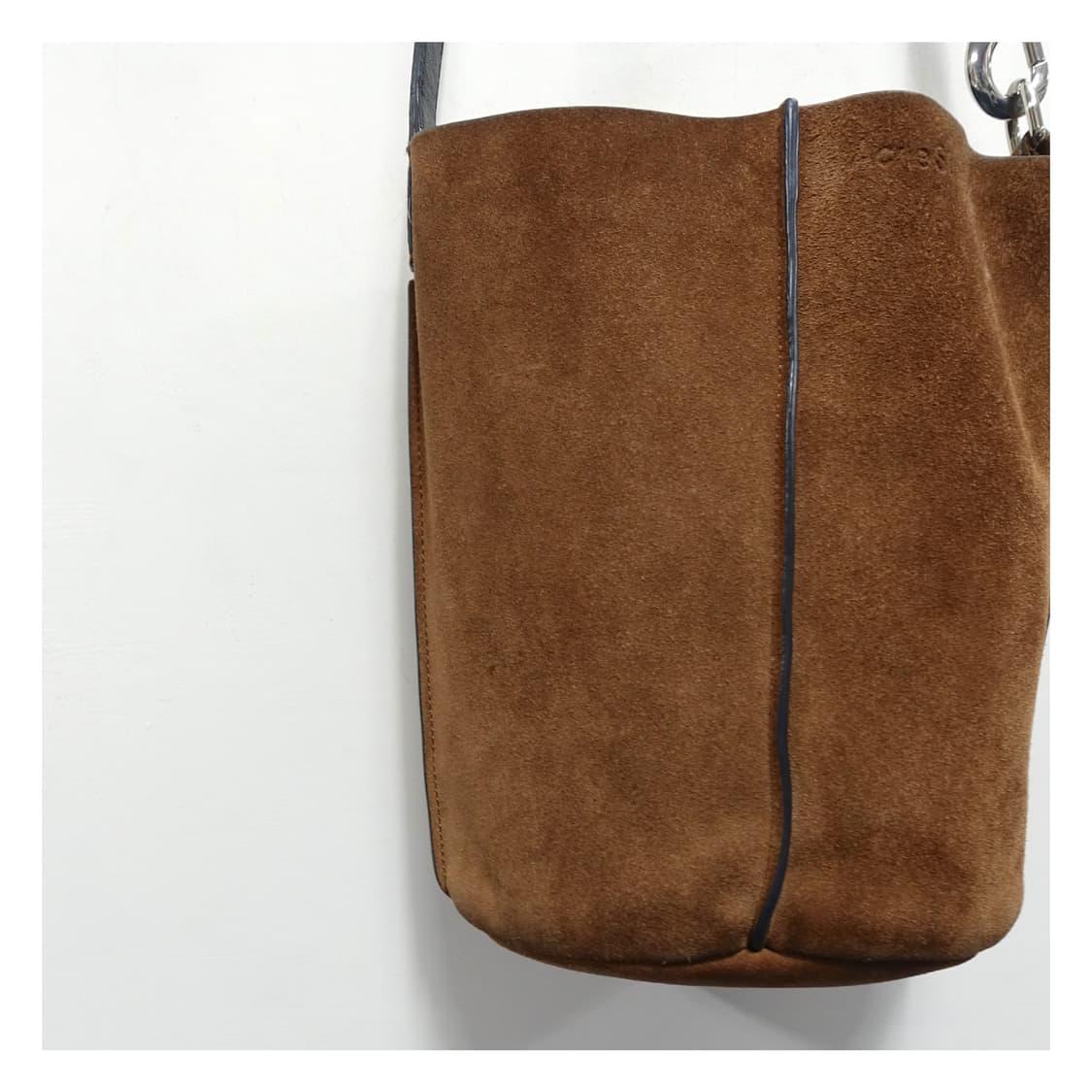 ACNE STUDIOS 아크네 스튜디오 브라운 스웨이드 마켓 버킷백 상품이미지8