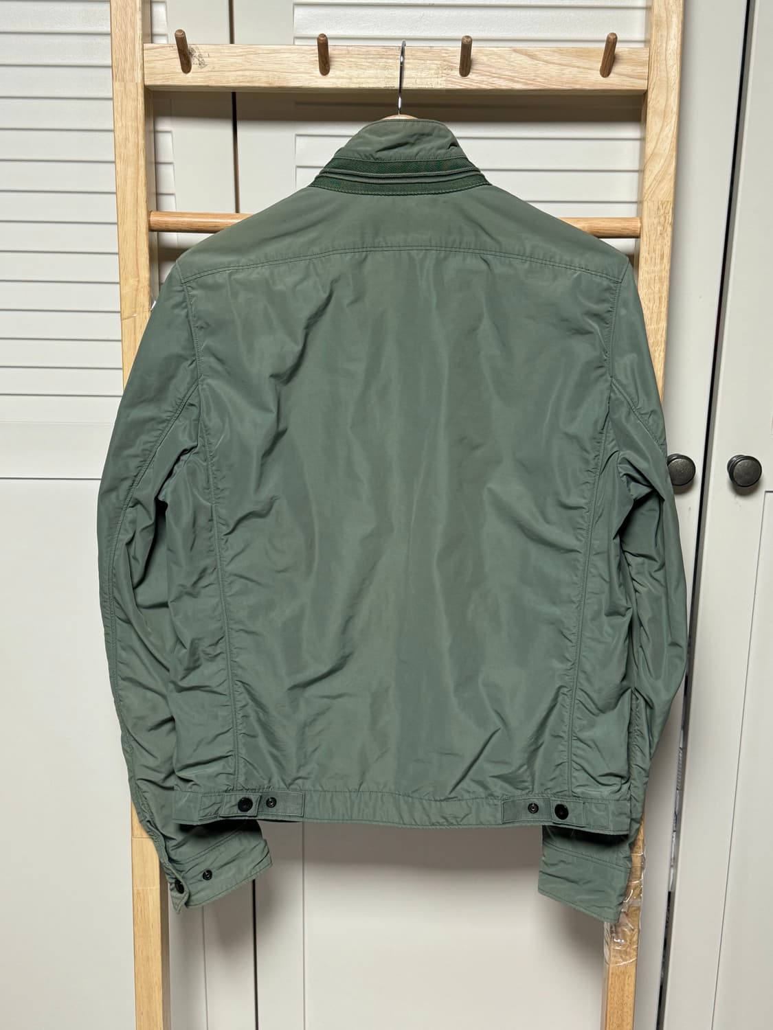 스톤아일랜드 MICRO REPS 카키 바람막이 자켓 상품이미지5