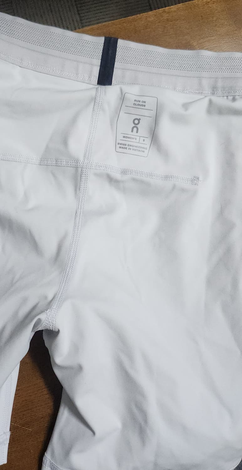 온 러닝 스위스 엔지니어링 쇼츠 S(택만 제거한 새제품) 상품이미지3