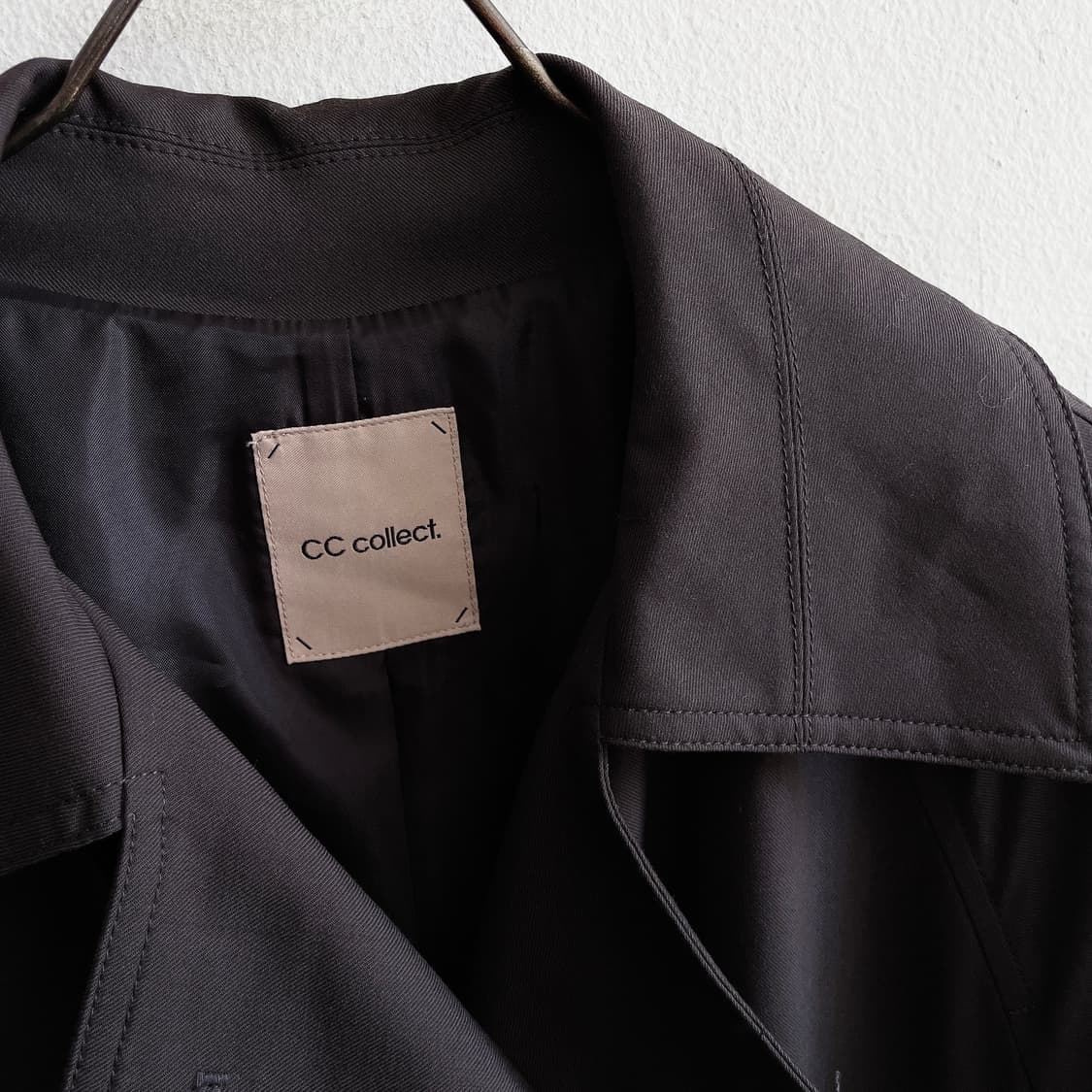 23FW 씨씨콜렉트 플랩포인트 더블버튼 트렌치코트 상품이미지8
