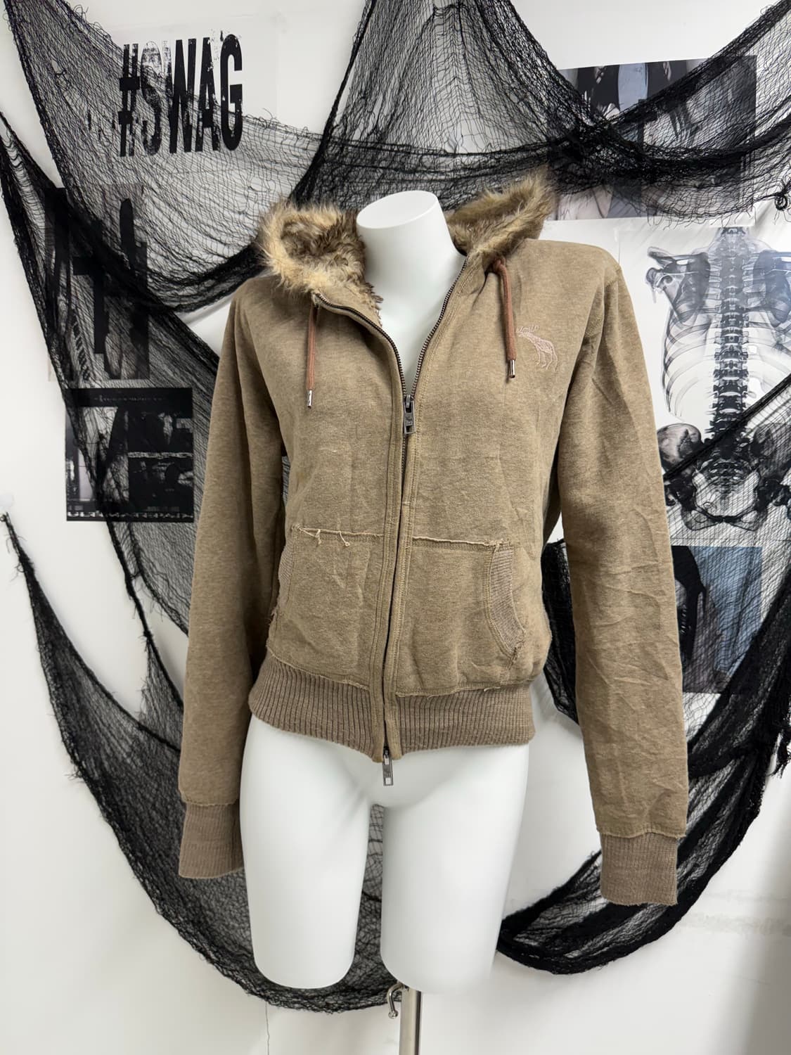 Abecrombie fur logo detailed hood zipup 상품이미지1