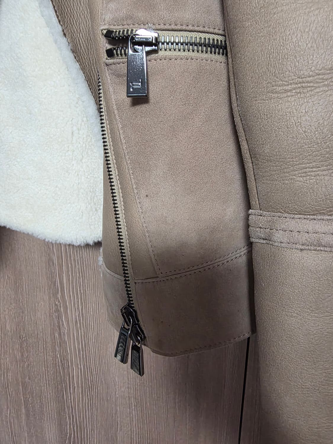 포르쉐 디자인 PORCHE DESIGN 무스탕 36사이즈
 상품이미지9