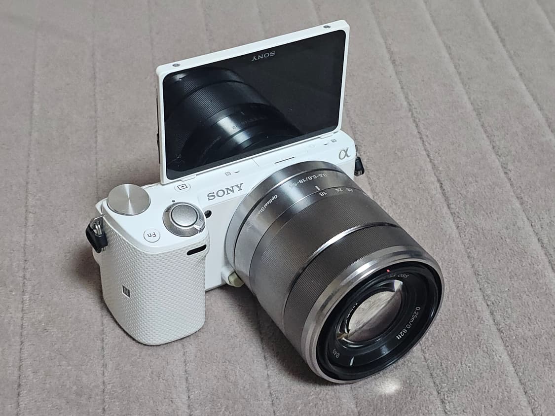 소니 NEX-5T 미러리스 카메라 상품이미지1