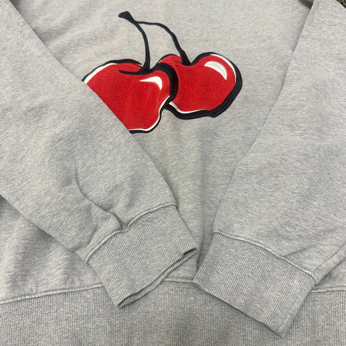 키르시 체리 프린팅 맨투맨 그레이 사이즈 1 상품이미지5