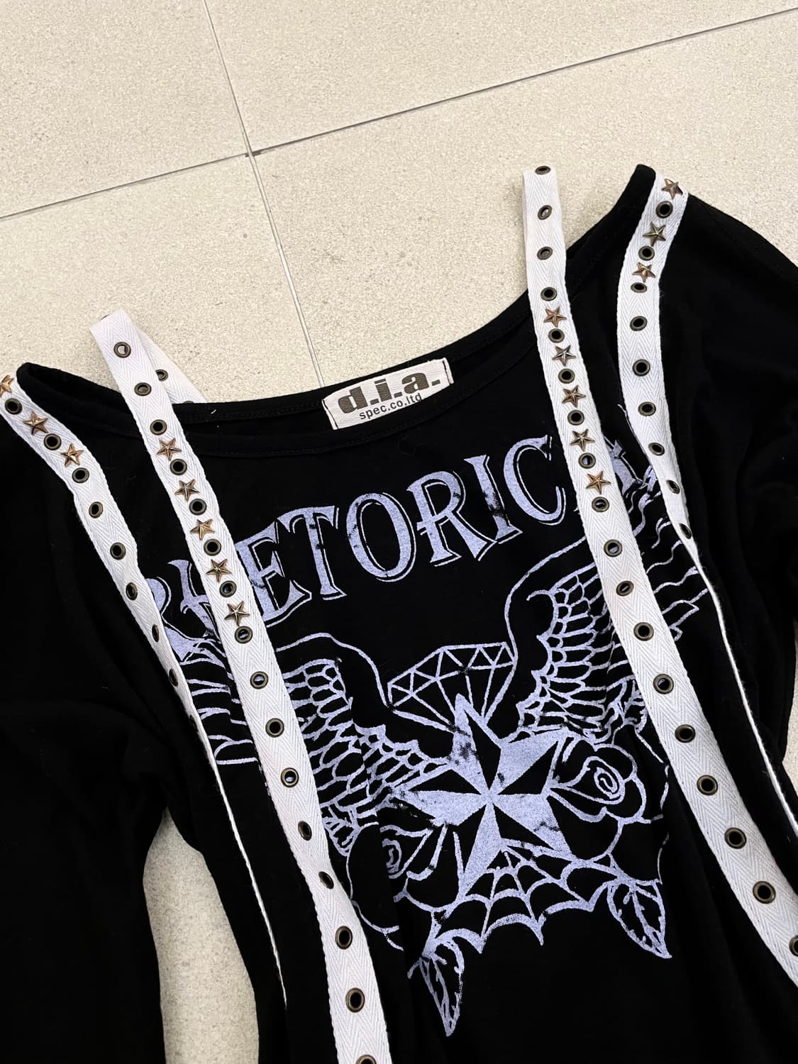 D.I.A 오프숄더 레터링 롱슬리브 상품이미지2