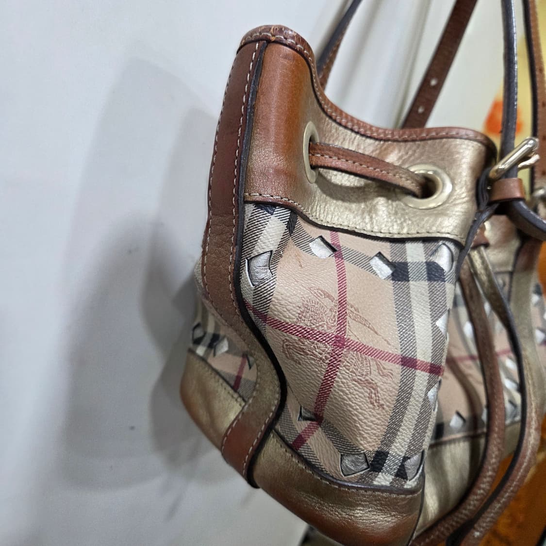 버버리 버킷 숄더 상품이미지2