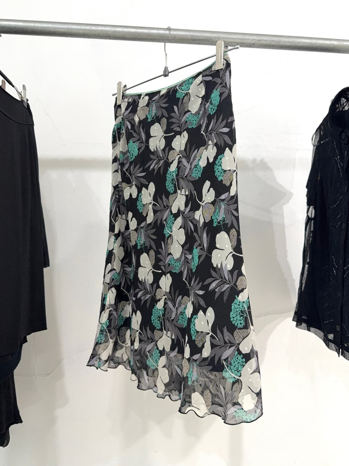 Black Mint Sheer Midi Skirt 상품이미지1