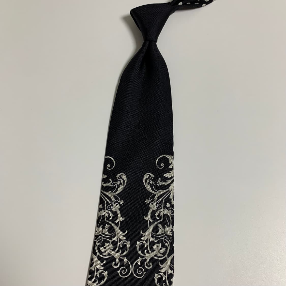 베르사체(VERSACE) 신형라벨 블랙컬러 페이즐리 명품넥타이 A+등급 상품이미지8