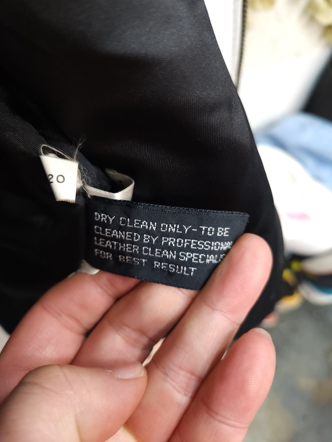 휴먼비잉 usa 플래그 가죽 자켓

 상품이미지5