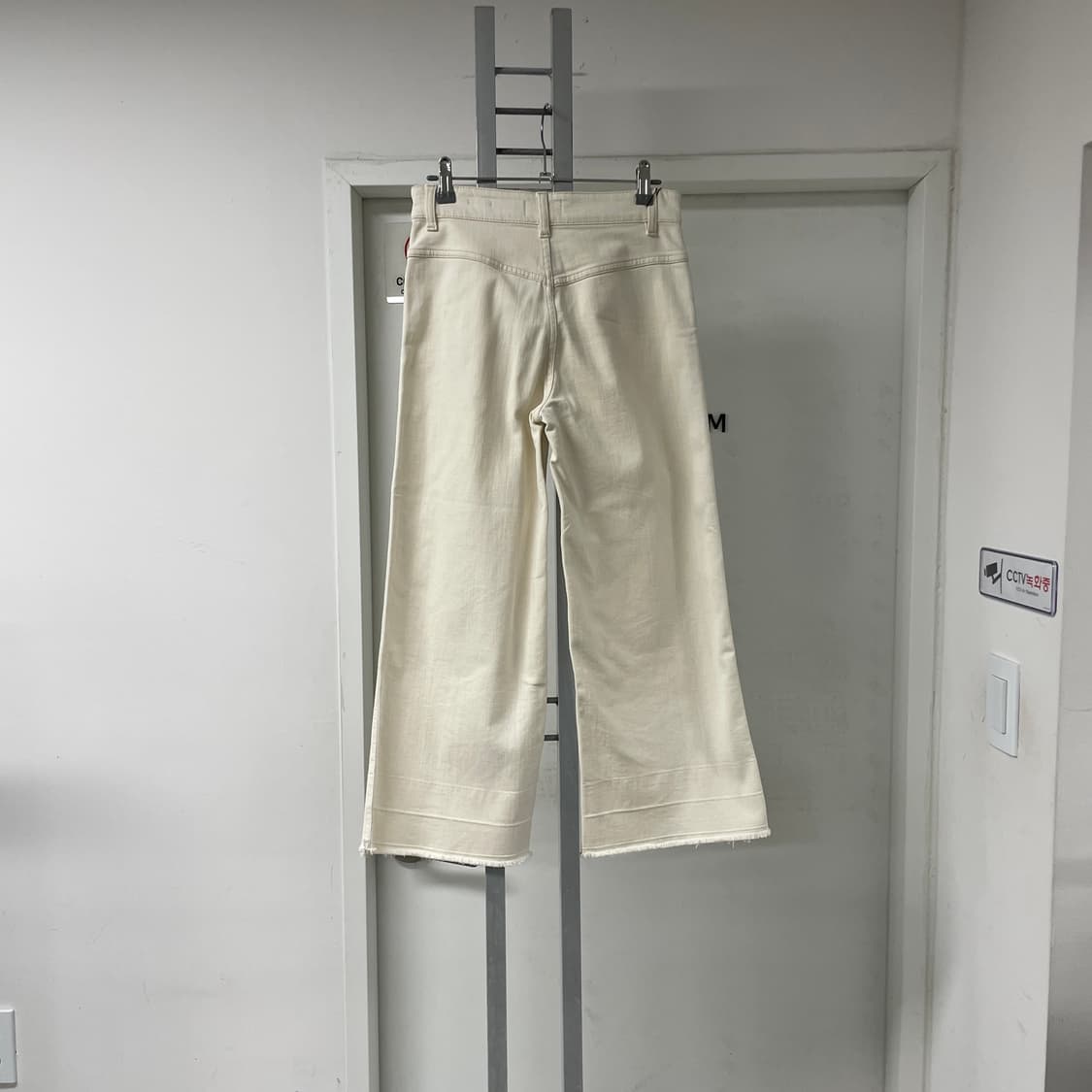 클로즈드 아이보리 데님 팬츠 25(W) 상품이미지5